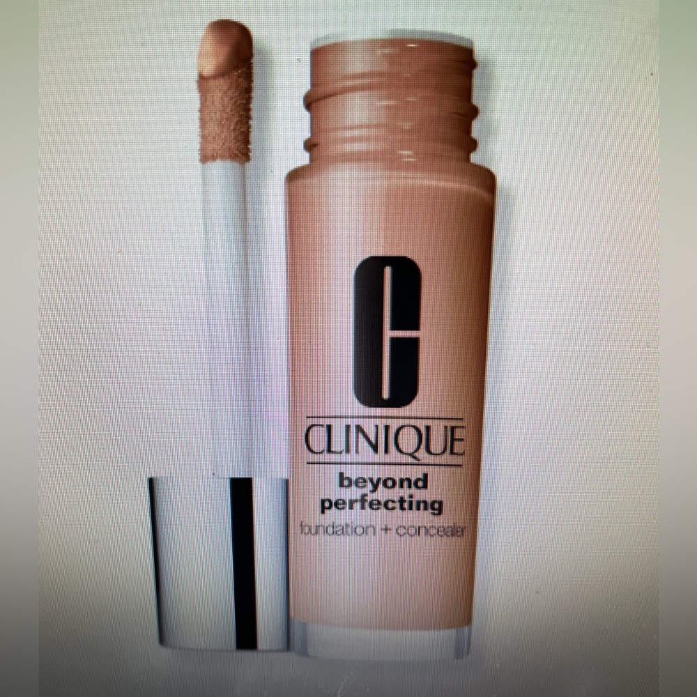 CLINIQUE BEYOND PERFECTING FOUNDATION AND CONCEALER IN #CN74 BEIGE NWT! - Picture 2 of 3